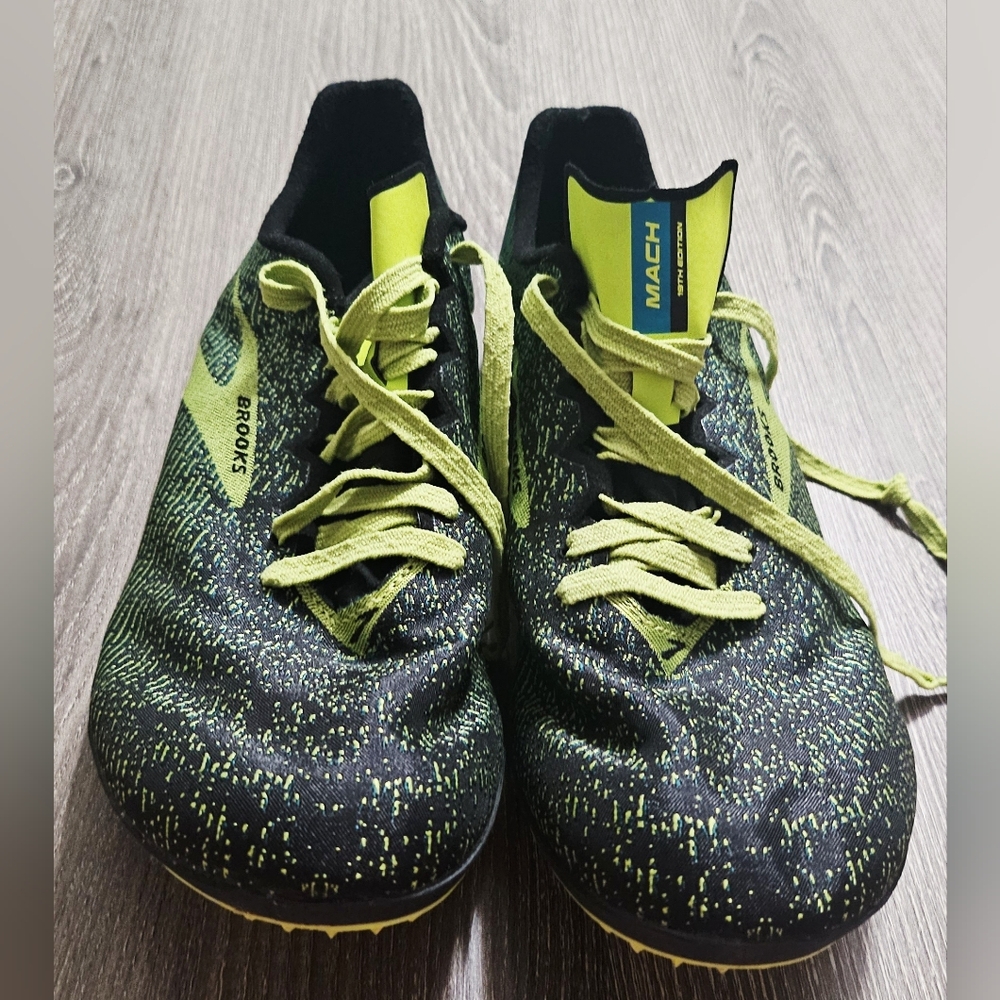 Brooks Mach 19 spikeless running shoes green/blue/yellow size 7
